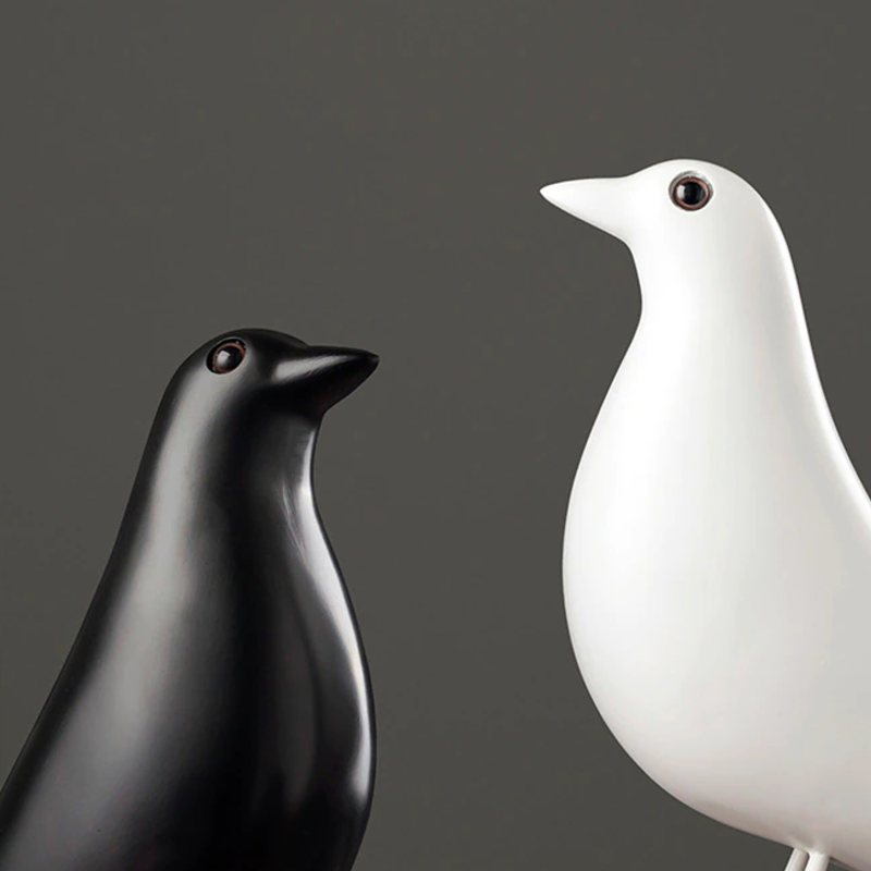 Scandi House Bird – Nordic Decorative Figurine in Black or White